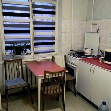 Продам 2-кімнатну квартиру, вул. Петропавлівська, 127
