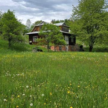 Будинок з виходом до річки