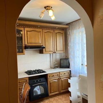 Продам   2-кімнатну квартиру в цегляному будинку, (район готелю «Градецький»)