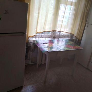 Продам 2 комнатную квартиру на Космосе .