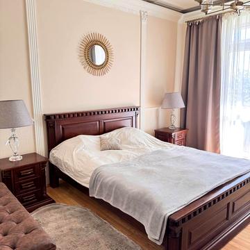None 220000.0 USD