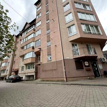 Продаж 2 ох кімнатної квартири неподалік озеро та парк