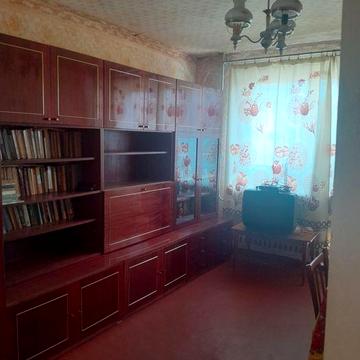 Продається 2-во кімнатна квартира, вул. Героїв України