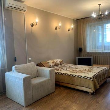 Трикімнатна квартира вул. Бориспільська