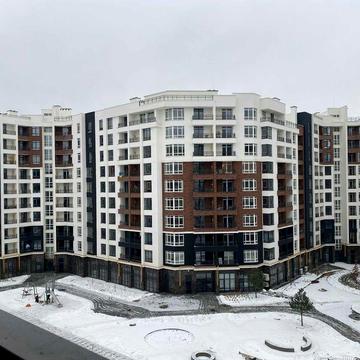 Двокімнатна 7 поверх, поруч з набережною