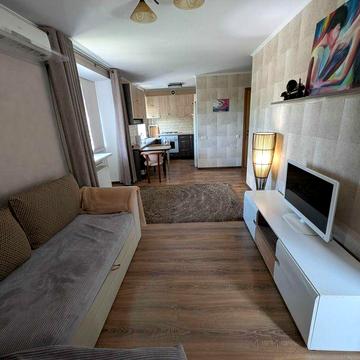 Продаж 2к квартири з ремонтом вул. Андрія Матвієнка 1б (пл. Дружби народів 6)