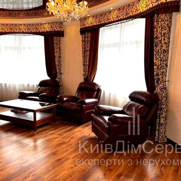 Оренда 3 кімнатної квартири Коновальця 36В Печерськ вид на Лавру