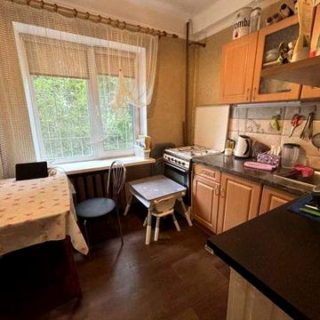 продам 1 імнатну квартиру вул. Чумаченка , торг!