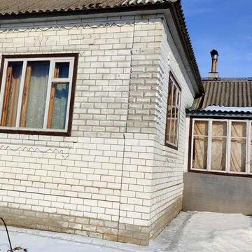 Добротний будинок у селі Тернова — простір, затишок і родючі землі!