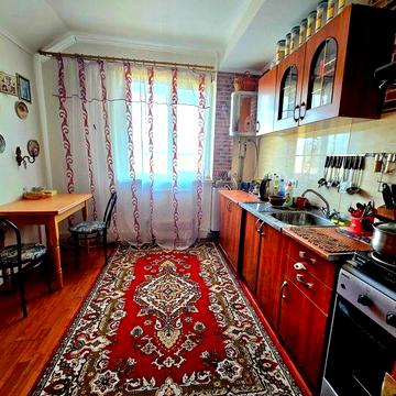 Продаж двокімнатної квартири в приватному будинку у Володарці