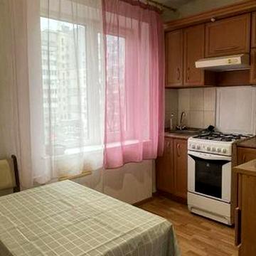 Сдам  1 комнатную  квартиру в центре города