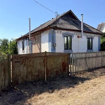Продається будинок по вулиці Дружби