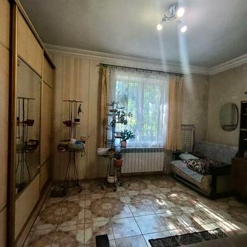 Продам 2 комнатную квартиру правый берег