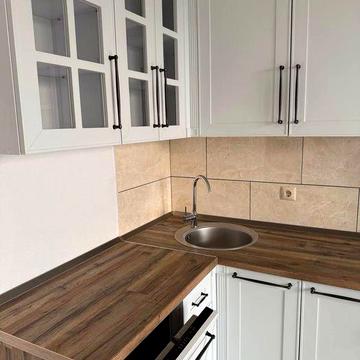 Продам однокімнатну квартиру. Комфортний 4 поверх з 5.  Квартира дуже сонячна та затишна.
