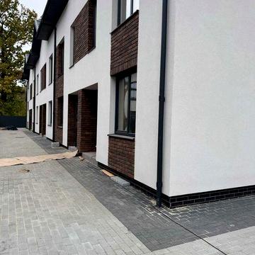 Таунхауси в самому центрі міста, з газом, з бетонним перекриття мансарди