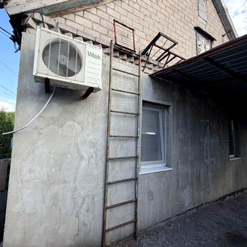 Продам 1/2 частину будинку
