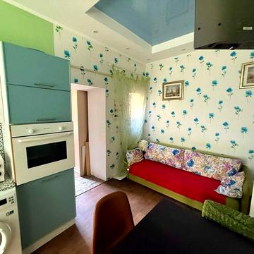 Продам двухкомнатную квартиру с автономным отоплением в центре