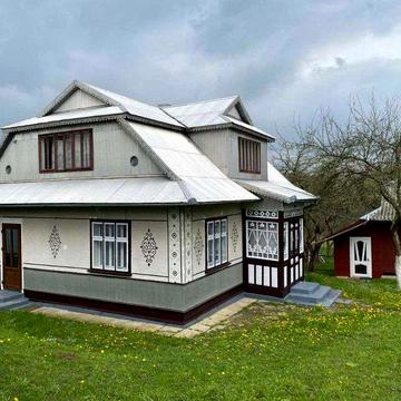 Будинок в Карпатах з ділянкою, обмін на квартиру, розтермінування.