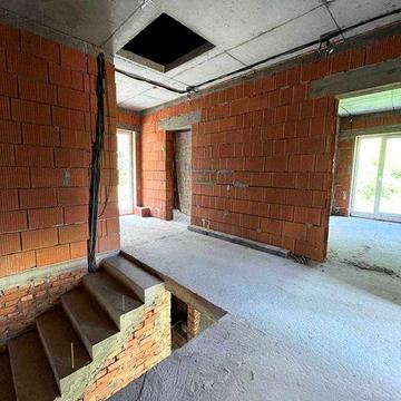 Продаж будинку, 2 поверхи, монолітна конструкція.