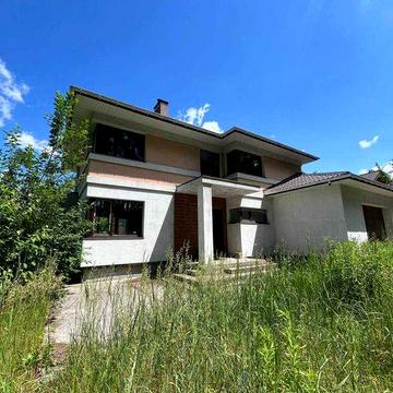 Продаж будинку, 2 поверхи, монолітна конструкція.