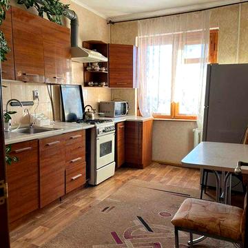 Продаж 3-кімнатної квартири на Сонячному