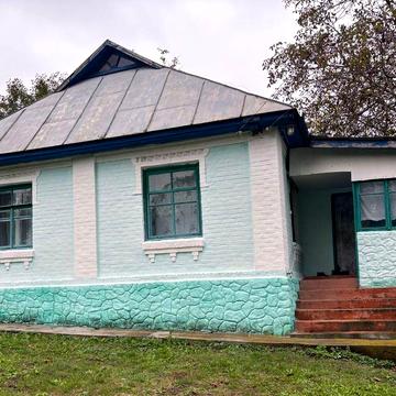 Продам цегляний будинок із земельною ділянкою 25 соток у с. Щербані