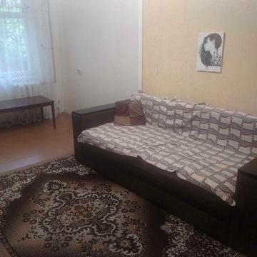Оренда 1 кім . вул. Космонавтів , 3000