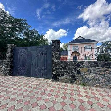 Будинок біля "Міні Буковель"