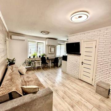 Продам 3 кім квартиру-студію, р-он Тітова, вул. Алана Шепарда (Суворова)