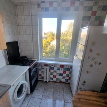 Зодчих вул., 30