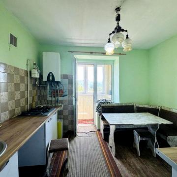 Продається 2 кімнатна квартира у м. Хуст