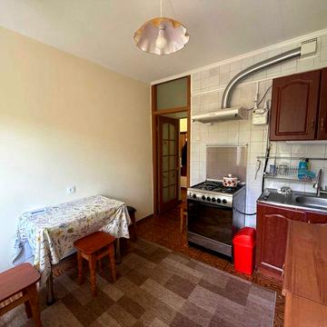 Продам 3к квартиру на Победе 6, жилое состояние, сертификат, 60000$