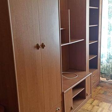 Здається 2 -х  кімнатна квартира.Космос