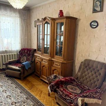 Продаю 3 к/к Черёмушки/ 1 этаж