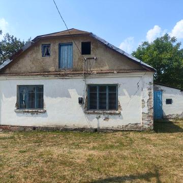 Продам будинок та земельну ділянку
