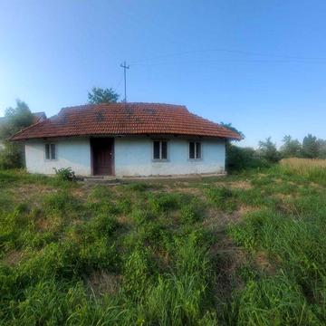 Будинок у селі. Аварійний стан