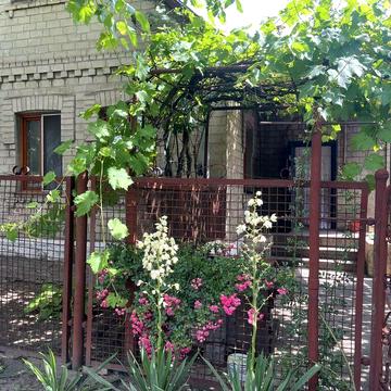 Продаж будинку біля 54 школи