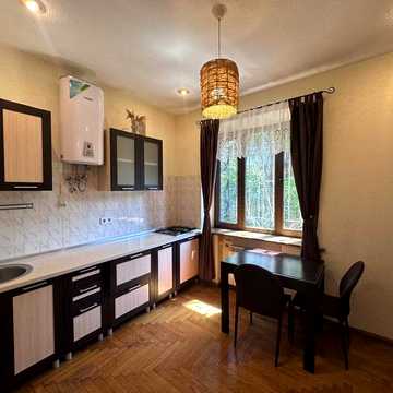Загорівська 30.(Богговутівська) Татарка. Продаж 1 кім квартира.