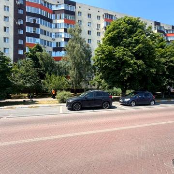 Продам 3 КІМ квартиру в центрі міста, вул. Соборна 107, мінімальне оформлення.