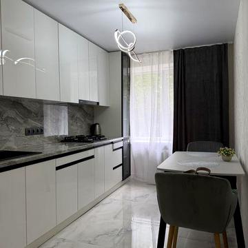 Продам 3-х квартиру район Літак