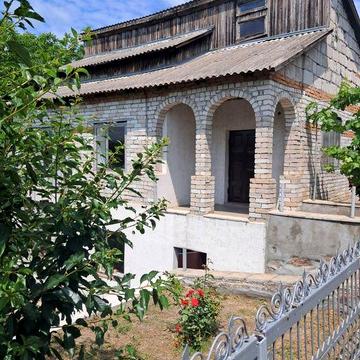 ПРОДАЮ ЗАМІСЬКИЙ будинок  180м.кв