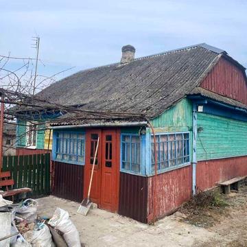 Продам будинок у селі Скулин 
Продається будинок із земельною ділянкою 16–18 соток