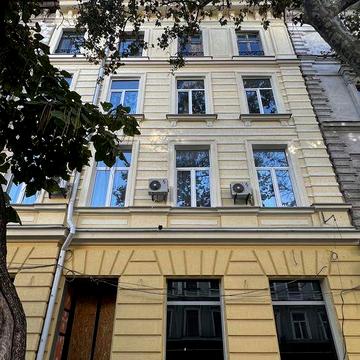 $540/м2!!! Екатерининская площадь, под капитальный ремонт, жильё или апартаменты!