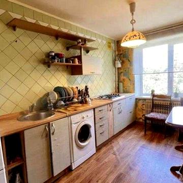 Продам 3 комнатную квартиру на Холодной горе, кирпичный дом