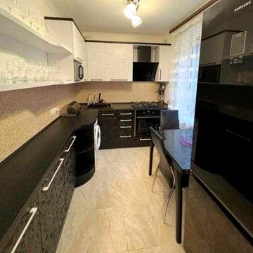 Продам гарну 3-кімнатну квартиру, Жасміновий бульвар.