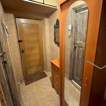 Продається 2-к (2/3, 42 м2), вул Костанайська 8 корпус 2. Метро Деміївська
