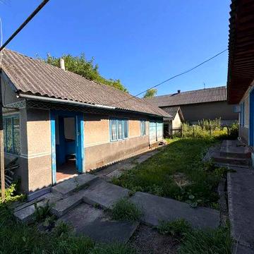 Продається велике господарство у селі Вікно