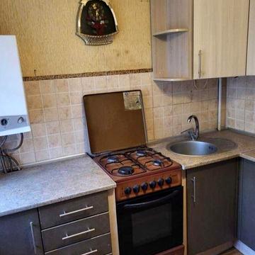 Продам  1 комнатную квартиру на Петровского