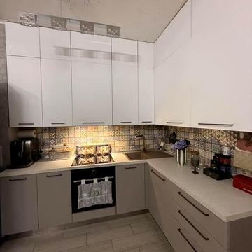 Продам затишну 3-х кімнатну квартиру в чудовій локаціі