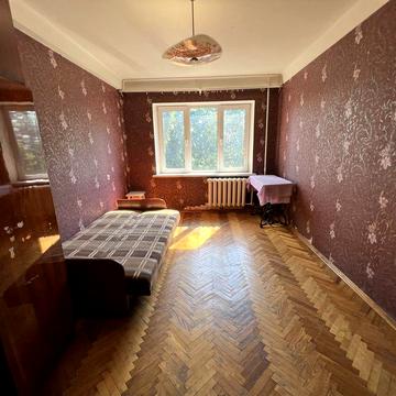 Двокімнатна квартира Київ Зодчих 14, косметичний ремонт, хрущівка, до метро 20 хв